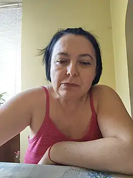 Snapshot of EmmaEmmy40 chatting on 05-31-26, 01:17 EmmaEmmy40 online show from 05-31-26, 01:17