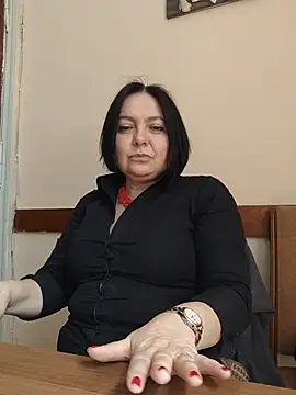 Snapshot of EmmaEmmy40 chatting on 05-15-26, 11:41 EmmaEmmy40 online show from 05-15-26, 11:41