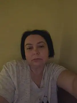 Snapshot of EmmaEmmy40 chatting on 05-30-26, 07:08 EmmaEmmy40 online show from 05-30-26, 07:08