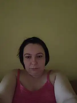 Snapshot of EmmaEmmy40 chatting on 05-27-26, 04:36 EmmaEmmy40 online show from 05-27-26, 04:36