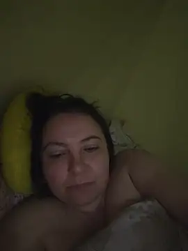 Snapshot of EmmaEmmy40 chatting on 05-17-26, 06:41 EmmaEmmy40 online show from 05-17-26, 06:41