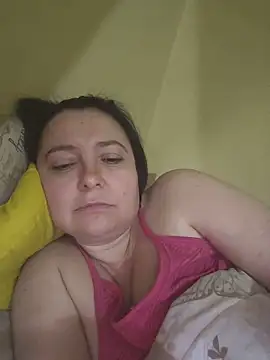 Snapshot of EmmaEmmy40 chatting on 05-28-26, 05:52 EmmaEmmy40 online show from 05-28-26, 05:52