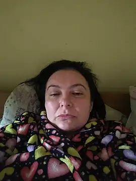 Snapshot of EmmaEmmy40 chatting on 05-10-26, 04:31 EmmaEmmy40 online show from 05-10-26, 04:31