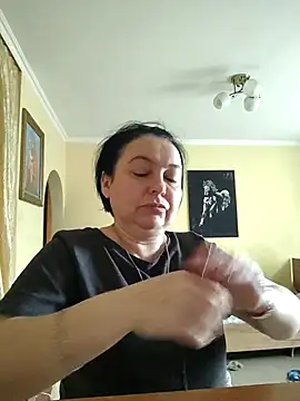 Snapshot of EmmaEmmy40 chatting on 05-08-26, 05:33 EmmaEmmy40 online show from 05-08-26, 05:33