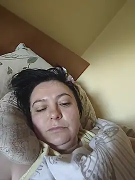 Snapshot of EmmaEmmy40 chatting on 05-23-26, 05:06 EmmaEmmy40 online show from 05-23-26, 05:06