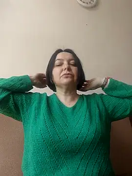 Snapshot of EmmaEmmy40 chatting on 05-05-26, 08:17 EmmaEmmy40 online show from 05-05-26, 08:17