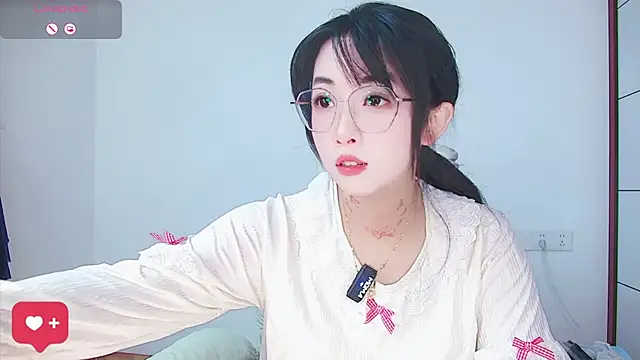 Snapshot of xiaoyu5 chatting on 07-09-26, 01:21 xiaoyu5 online show from 07-09-26, 01:21