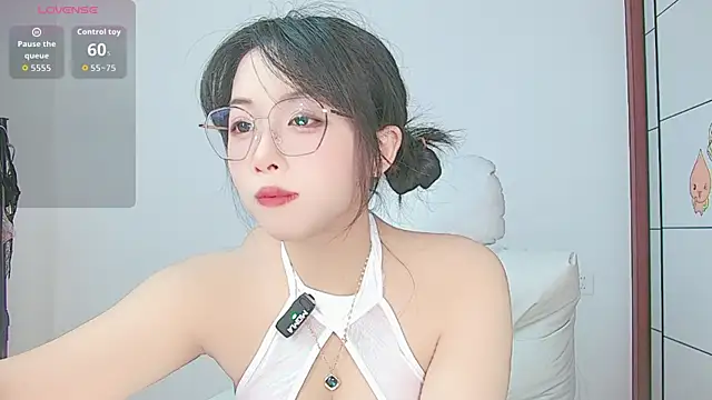 Snapshot of xiaoyu5 chatting on 05-12-26, 12:11 xiaoyu5 online show from 05-12-26, 12:11