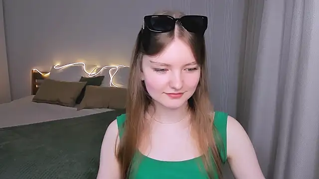 Snapshot of LookEva chatting on 05-16-26, 04:33 LookEva online show from 05-16-26, 04:33