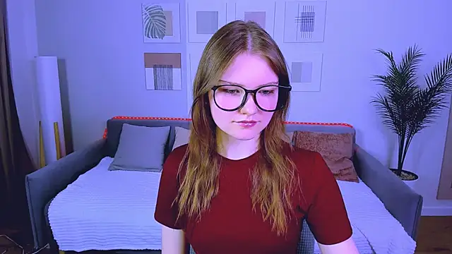 Snapshot of LookEva chatting on 05-04-26, 11:24 LookEva online show from 05-04-26, 11:24
