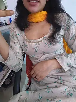 zoya baby  online show from 06-05-26, 03:44