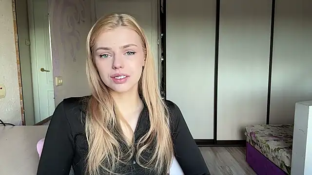 Snapshot of ScarlettRosy chatting on 05-29-26, 03:34 ScarlettRosy online show from 05-29-26, 03:34