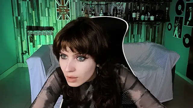 Snapshot of LolaDominara chatting on 05-12-26, 12:33 LolaDominara online show from 05-12-26, 12:33