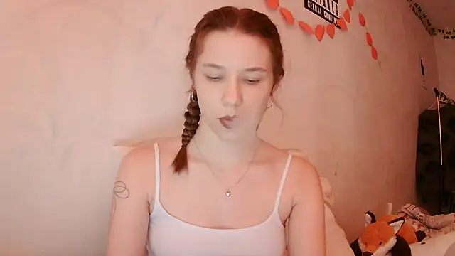 Snapshot of PollyStix chatting on 07-02-26, 02:01 PollyStix online show from 07-02-26, 02:01