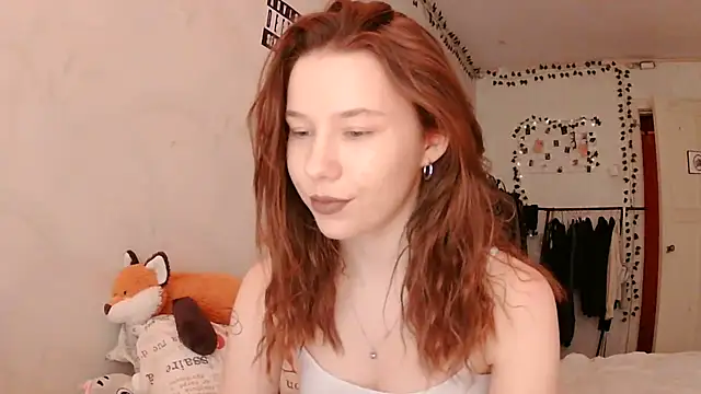 Snapshot of PollyStix chatting on 06-16-26, 01:00 PollyStix online show from 06-16-26, 01:00