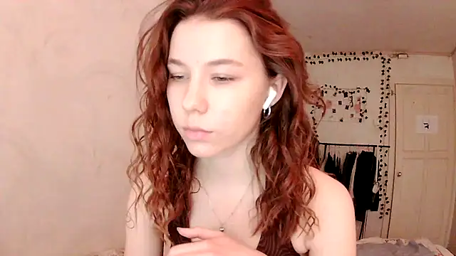 Snapshot of PollyStix chatting on 05-16-26, 12:04 PollyStix online show from 05-16-26, 12:04