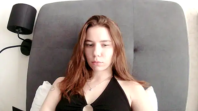 Snapshot of PollyStix chatting on 05-04-26, 10:51 PollyStix online show from 05-04-26, 10:51