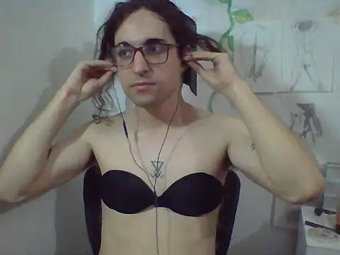 Snapshot of LaCuerva chatting on 06-18-26, 06:13 LaCuerva online show from 06-18-26, 06:13