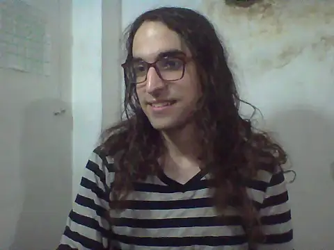 Snapshot of LaCuerva chatting on 05-27-26, 05:31 LaCuerva online show from 05-27-26, 05:31