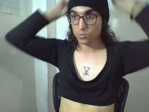 Snapshot of LaCuerva chatting on 05-16-26, 07:57 LaCuerva online show from 05-16-26, 07:57