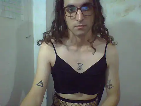 Snapshot of LaCuerva chatting on 05-28-26, 05:30 LaCuerva online show from 05-28-26, 05:30
