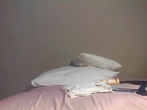 Snapshot of Tbangs_ chatting on 05-16-26, 01:37 Tbangs online show from 05-16-26, 01:37