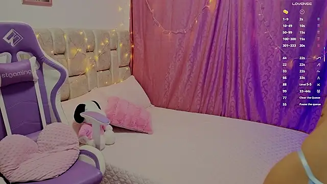 Naomilaurent online show from 05-20-26, 07:11