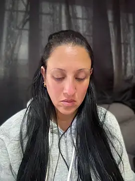 Snapshot of Cloe-Fire chatting on 05-29-26, 11:05 Cloe-Fire online show from 05-29-26, 11:05