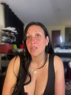 Snapshot of Cloe-Fire chatting on 06-07-26, 02:17 Cloe-Fire online show from 06-07-26, 02:17