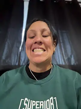 Snapshot of Cloe-Fire chatting on 05-20-26, 11:18 Cloe-Fire online show from 05-20-26, 11:18