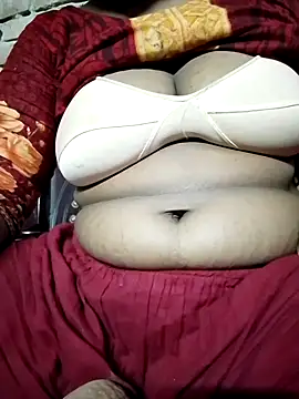 Snapshot of indian-couple9 chatting on 05-30-26, 04:52 indian-couple9 online show from 05-30-26, 04:52