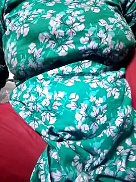 Snapshot of indian-couple9 chatting on 06-03-26, 06:12 indian-couple9 online show from 06-03-26, 06:12
