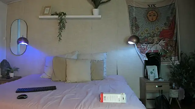 Snapshot of Honey_Sofi chatting on 05-20-26, 11:51 Honey Sofi online show from 05-20-26, 11:51