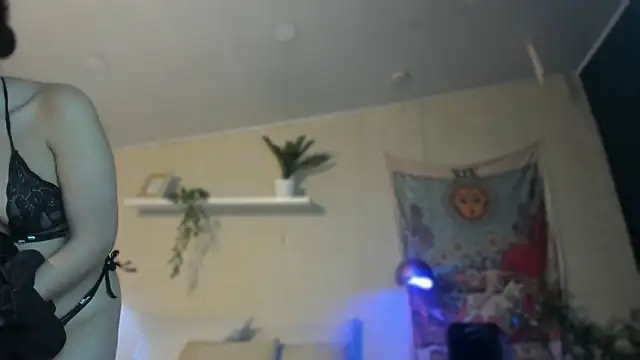 Snapshot of Honey_Sofi chatting on 06-19-26, 01:39 Honey Sofi online show from 06-19-26, 01:39