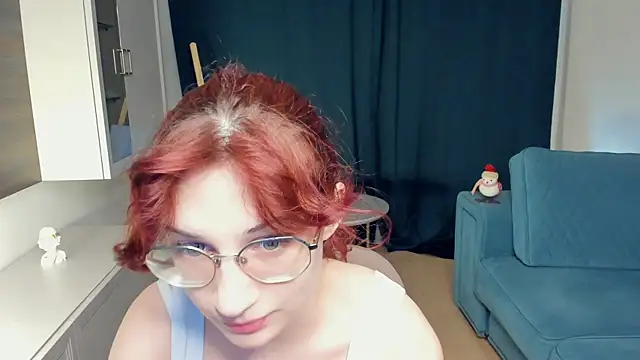 ElaNaecker online show from 05-17-26, 07:03