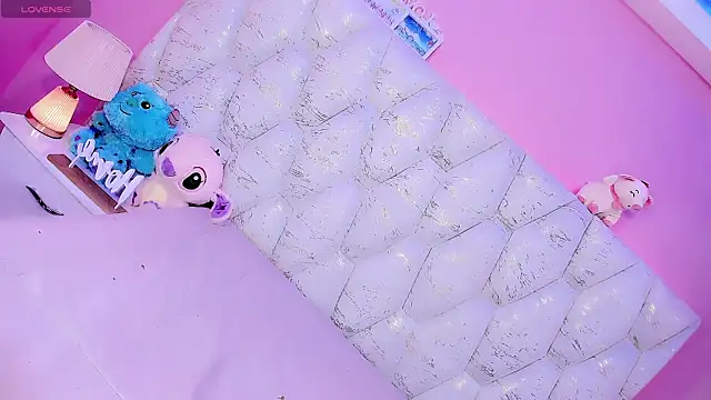 Snapshot of Lexxy_Mattell chatting on 06-17-26, 05:18 Lexxy Mattell online show from 06-17-26, 05:18