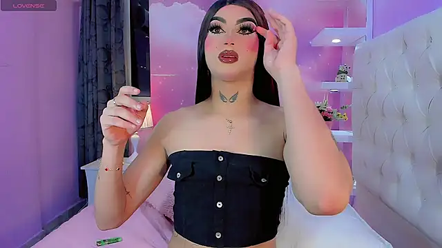 Snapshot of Lexxy_Mattell chatting on 07-13-26, 04:34 Lexxy Mattell online show from 07-13-26, 04:34
