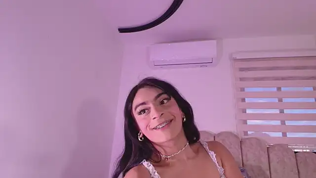 Snapshot of Malaia_thompson_ chatting on 06-16-26, 11:54 Malaia thompson online show from 06-16-26, 11:54