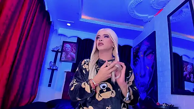 Mia Colucci25 online show from 06-27-26, 11:11