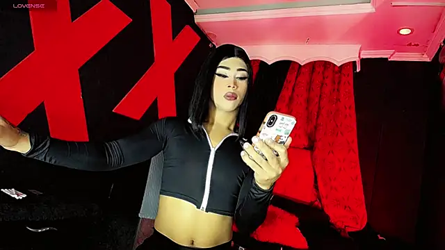 Snapshot of Mia_Colucci25 chatting on 05-15-26, 01:47 Mia Colucci25 online show from 05-15-26, 01:47