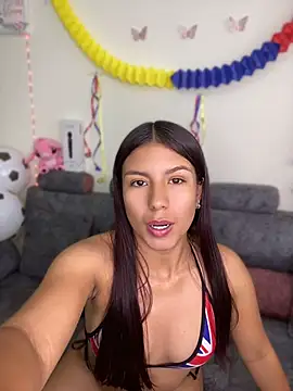 Snapshot of FernandaHils chatting on 06-16-26, 08:53 FernandaHils online show from 06-16-26, 08:53