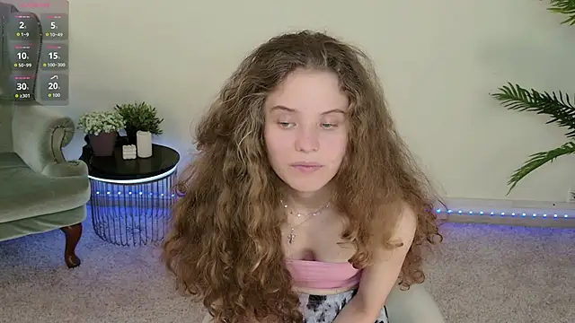 Snapshot of Mila_Stain chatting on 06-18-26, 10:09 Mila Stain online show from 06-18-26, 10:09