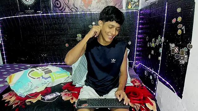 Snapshot of santos_dx chatting on 06-21-26, 03:45 santos dx online show from 06-21-26, 03:45