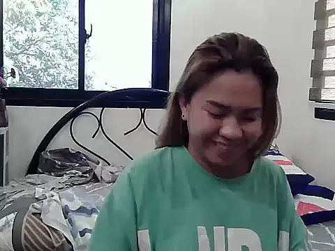 Snapshot of mecka20 chatting on 05-05-26, 11:30 mecka20 online show from 05-05-26, 11:30