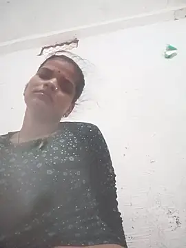 Snapshot of Student_garl_1 chatting on 06-04-26, 12:10 Student garl 1 online show from 06-04-26, 12:10
