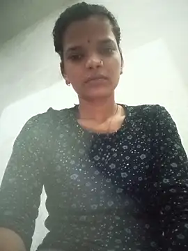 Snapshot of Student_garl_1 chatting on 05-28-26, 11:21 Student garl 1 online show from 05-28-26, 11:21