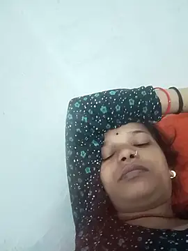 Snapshot of Student_garl_1 chatting on 06-11-26, 11:57 Student garl 1 online show from 06-11-26, 11:57