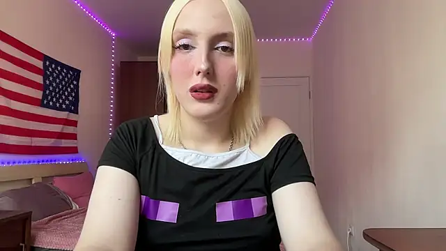 Snapshot of llinabarbie chatting on 08-08-26, 03:08 llinabarbie online show from 08-08-26, 03:08