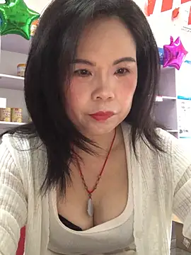 Snapshot of nidejiejie chatting on 05-17-26, 12:32 nidejiejie online show from 05-17-26, 12:32