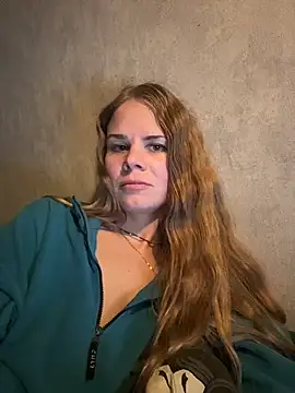 Snapshot of MaryMathews_ chatting on 06-16-26, 01:27 MaryMathews online show from 06-16-26, 01:27